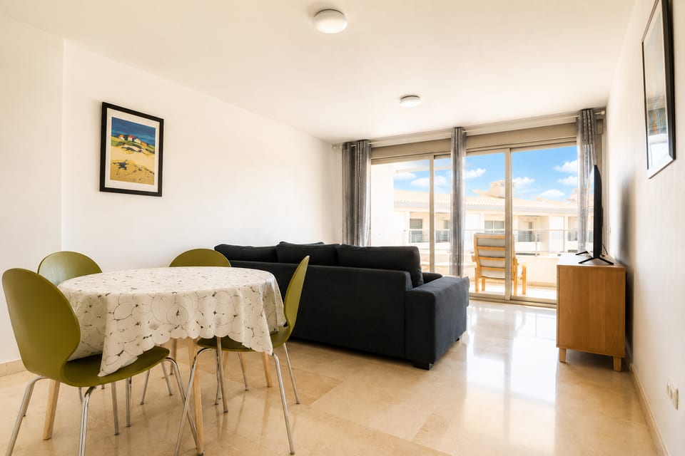 Exclusive South-Facing Corner Penthouse Just 100 Metres from Albir Beach (10/15)