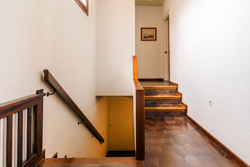 Villa for sale withing walking distance to the British school (9/15)