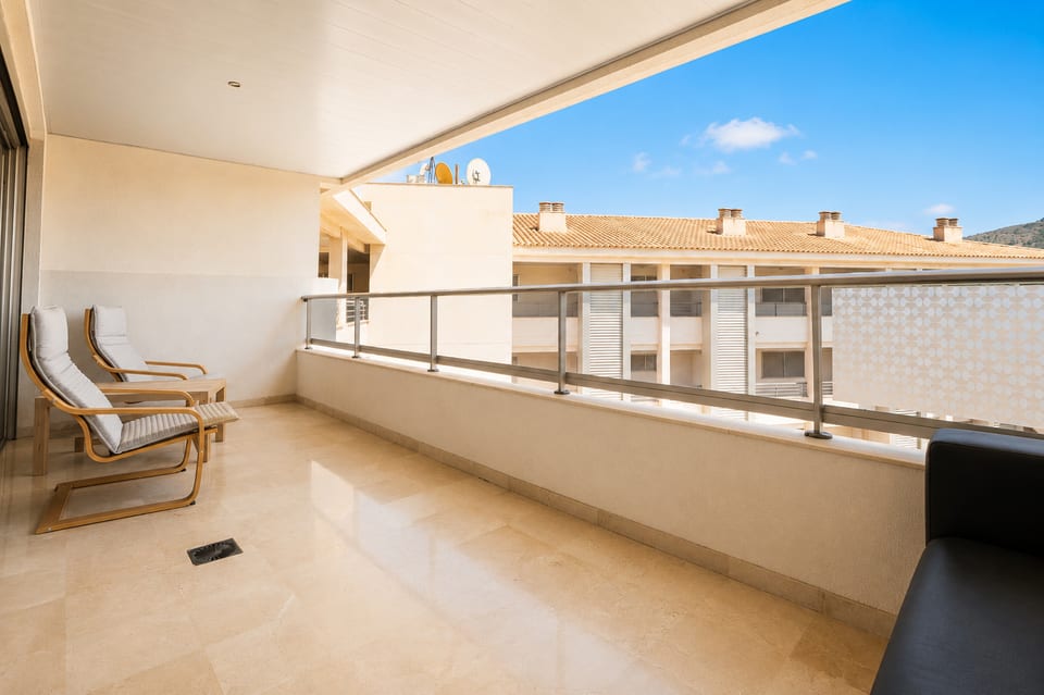 Exclusive South-Facing Corner Penthouse Just 100 Metres from Albir Beach (15/15)