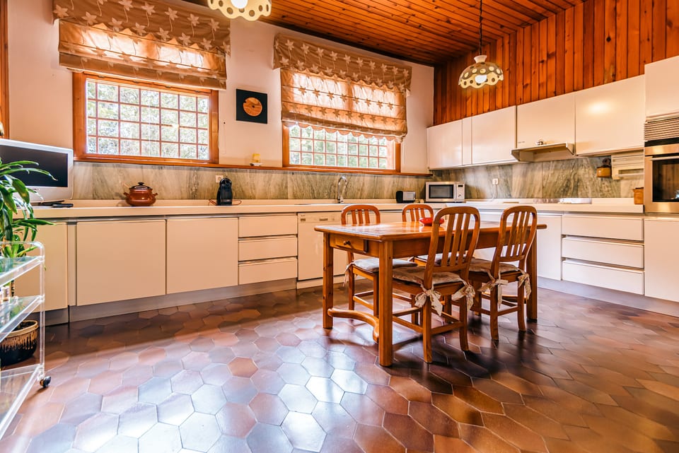 Villa for sale withing walking distance to the British school (5/15)