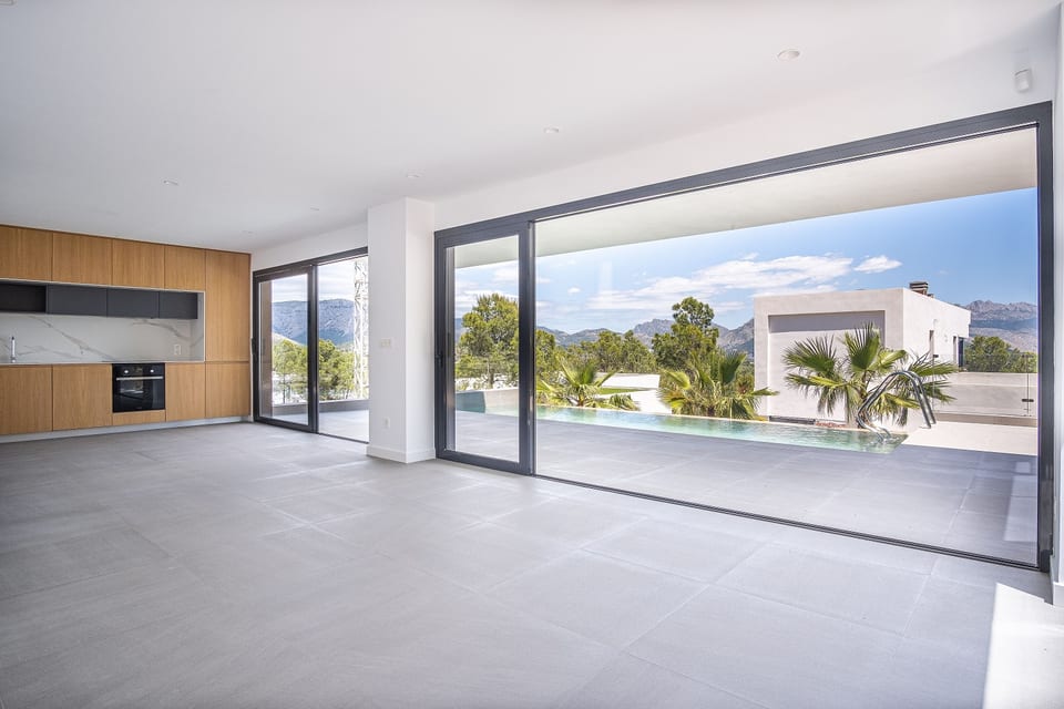 New villas – one level – private pool – peaceful setting (10/12)