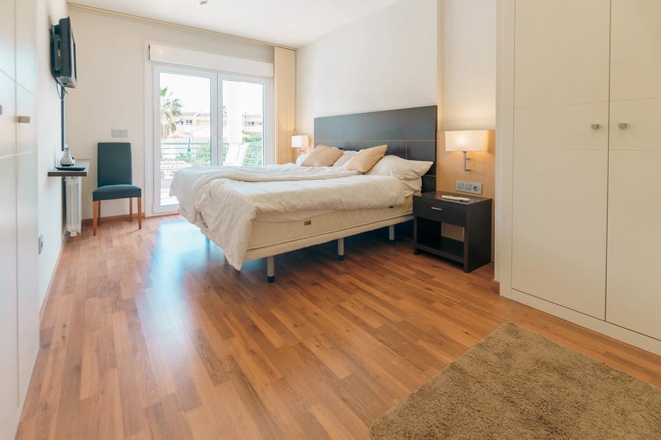 Modern detached villa (9/15)