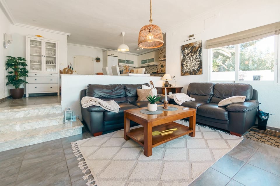 Prime-location detached villa (5/15)