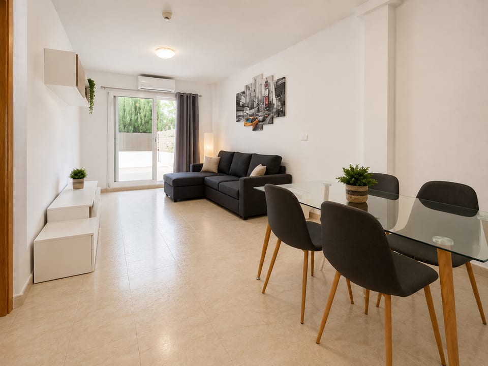 Ground-Floor Apartment with Private Terrace and Garden in El Albir (12/15)