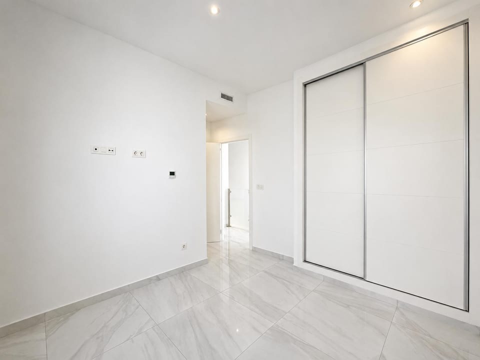 New villa with high standard (9/15)