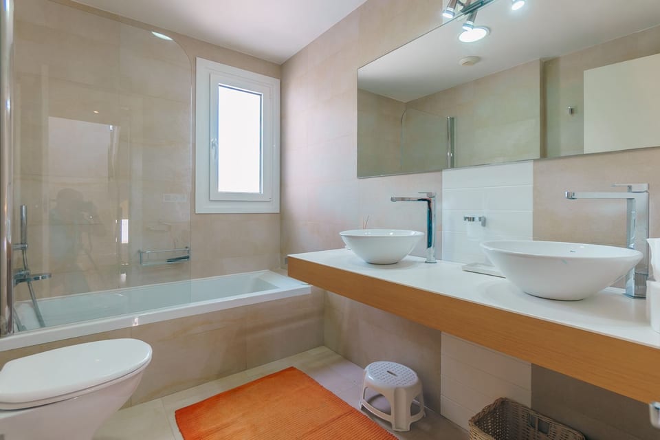 Modern detached villa (15/15)