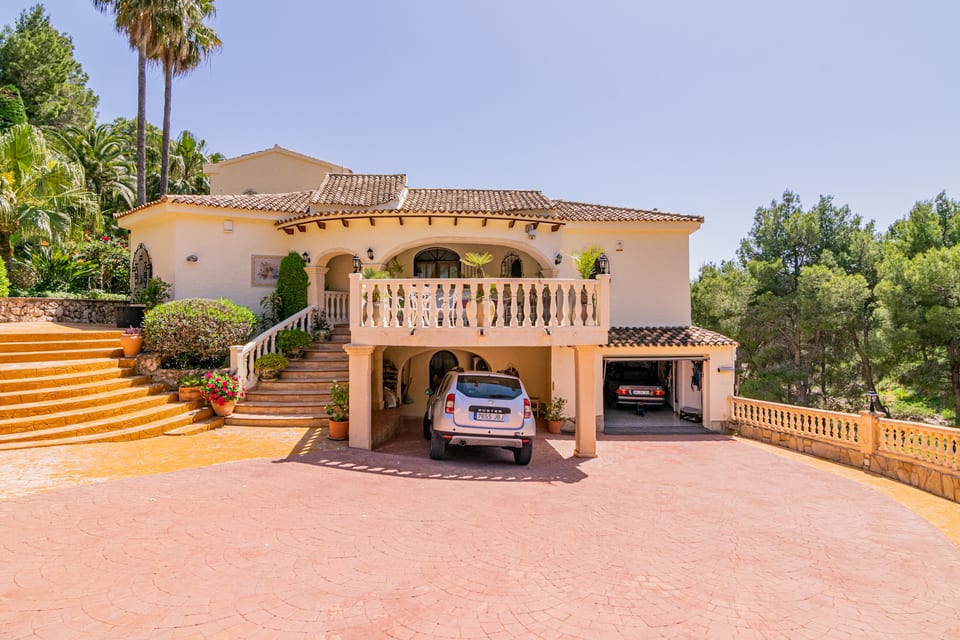 Villa for sale with sea views in Altea (11/15)