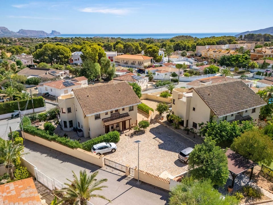 Semi-detached Home close to DnsCB (5/15)