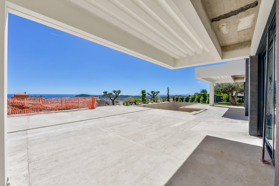 Luxurious large villa with seaviews (15/15)