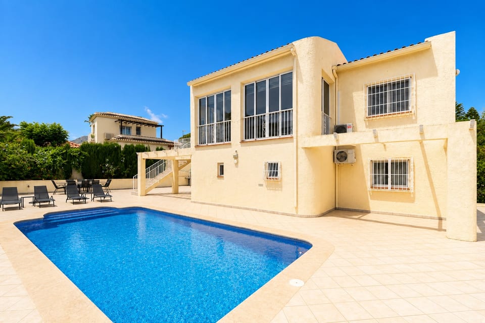 Spacious Family Home (7/15)