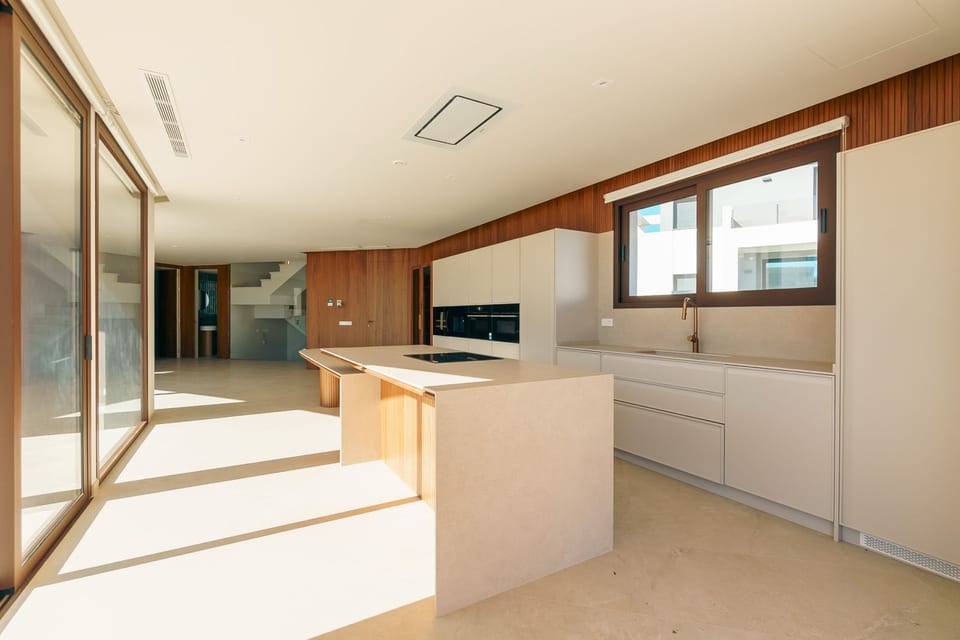 A luxury, high-end villa in a prestigious location (12/15)