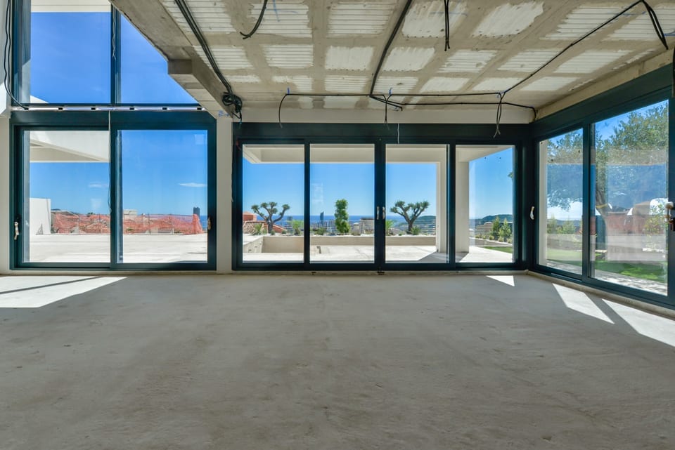 Luxurious large villa with seaviews (11/15)