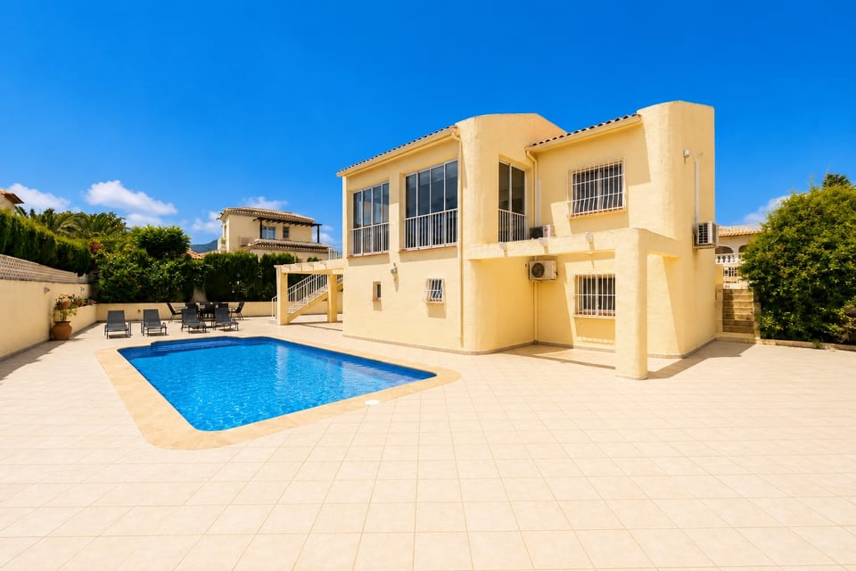 Spacious Family Home (8/15)