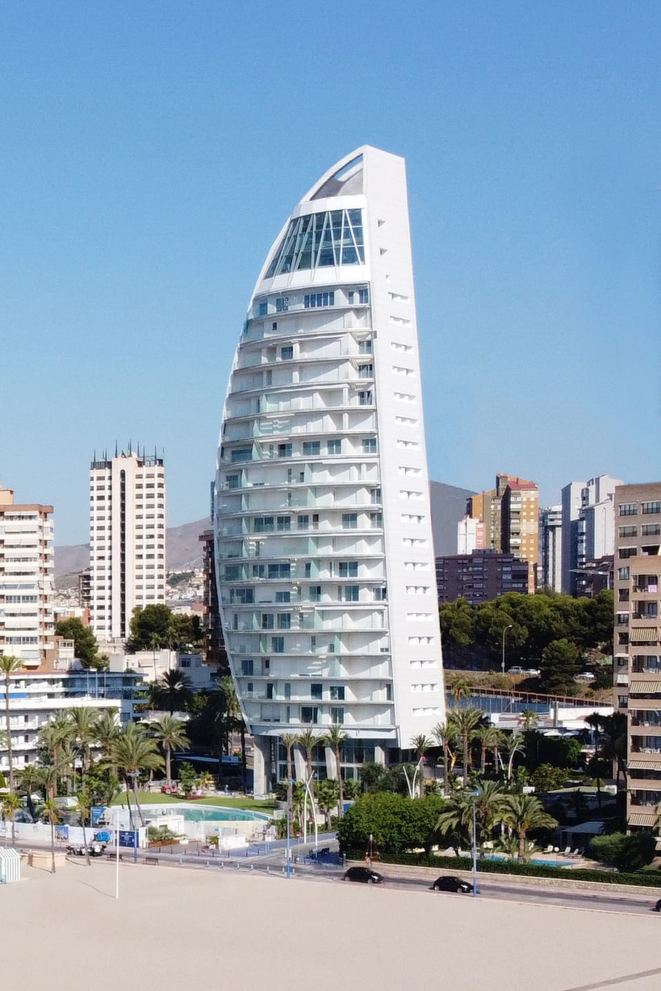 The Iconic Building – Delfin Tower (7/15)
