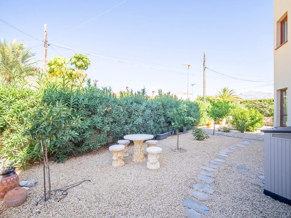 Semi-detached Home close to DnsCB (8/15)