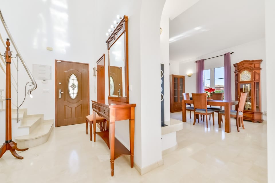 Dream Home in Sierra Cortina – Sea Views, Pool & Prime Location (6/15)