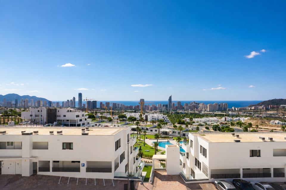 Exclusive 3-Bedroom Apartment with Large Terrace and Panoramic Sea Views in Finestrat (12/15)