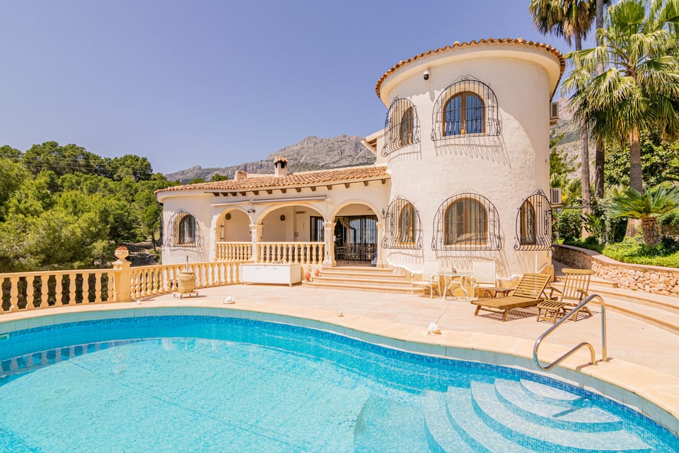 Villa for sale with sea views in Altea (5/15)