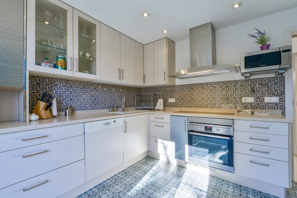 Dream Home in Sierra Cortina – Sea Views, Pool & Prime Location (15/15)