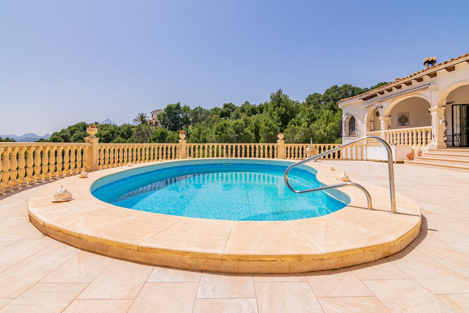Villa for sale with sea views in Altea (6/15)
